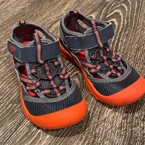 Oshkosh Water Hiking Sandals